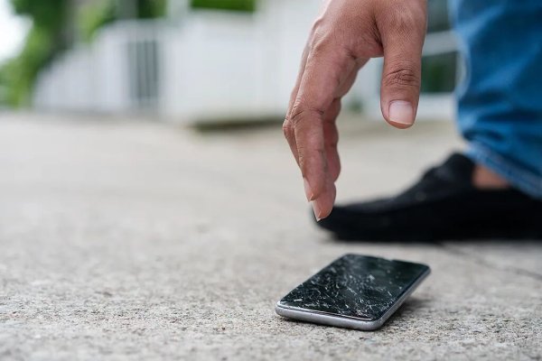 富隆咨询 捡到手机刷机不还，数据丢失谁担责？法院判了！